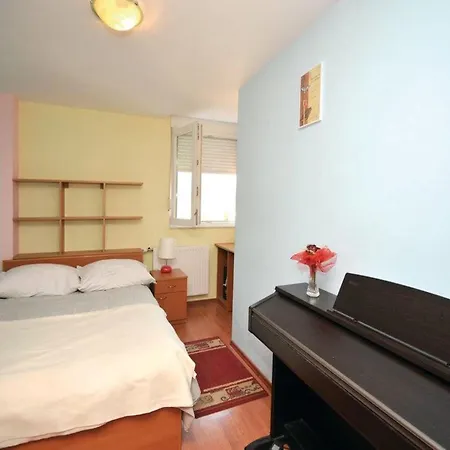Chic And Stylish With Pool - Five Bedroom With Pool 아파트 Kaštel Novi